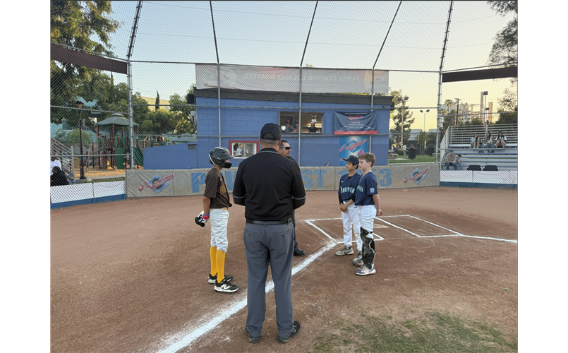 Kids Manage Game: Majors Padres vs Mariners